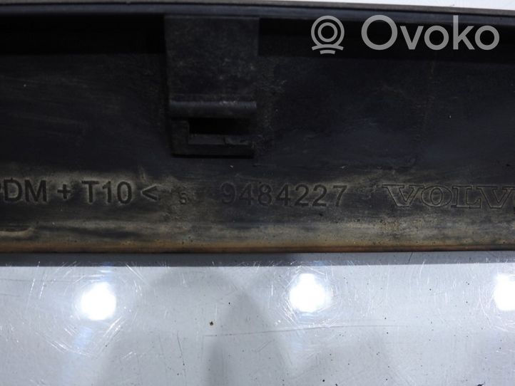 Volvo V70 Takaoven lista (muoto) 