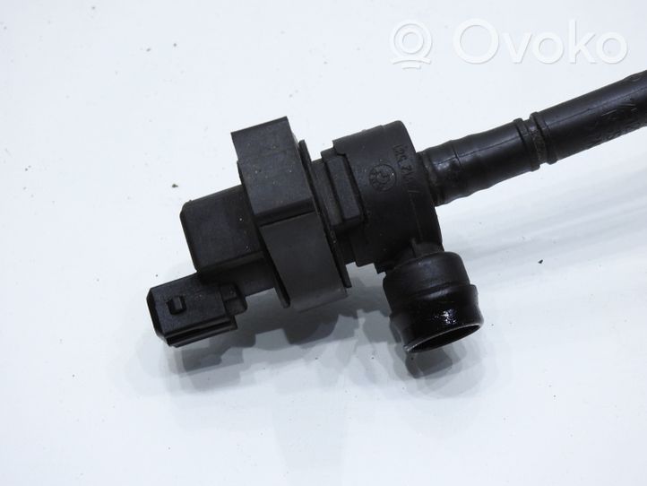 BMW 3 E90 E91 Breather valve 7512581