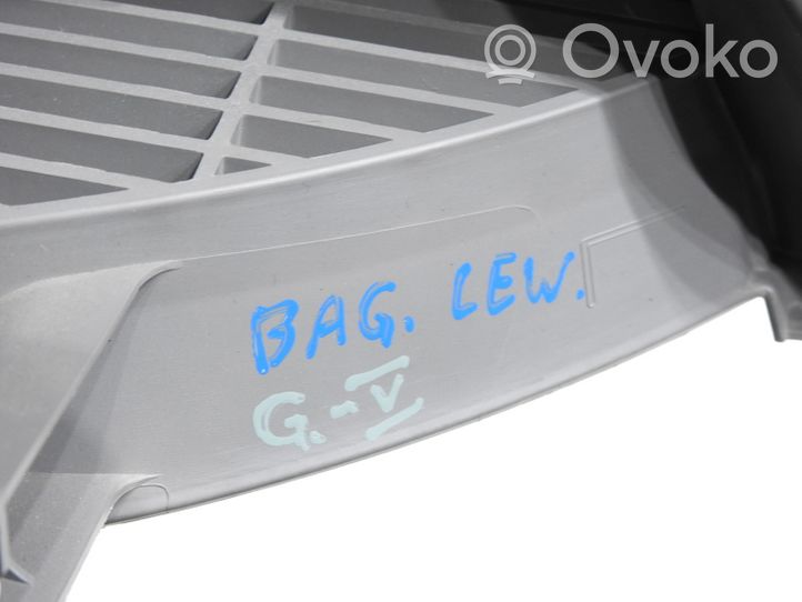 Volkswagen Golf V Podpora mocowania półki bagażnika 