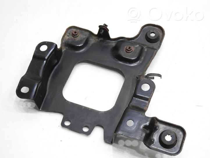 Volvo V50 Air filter cleaner box bracket assembly 