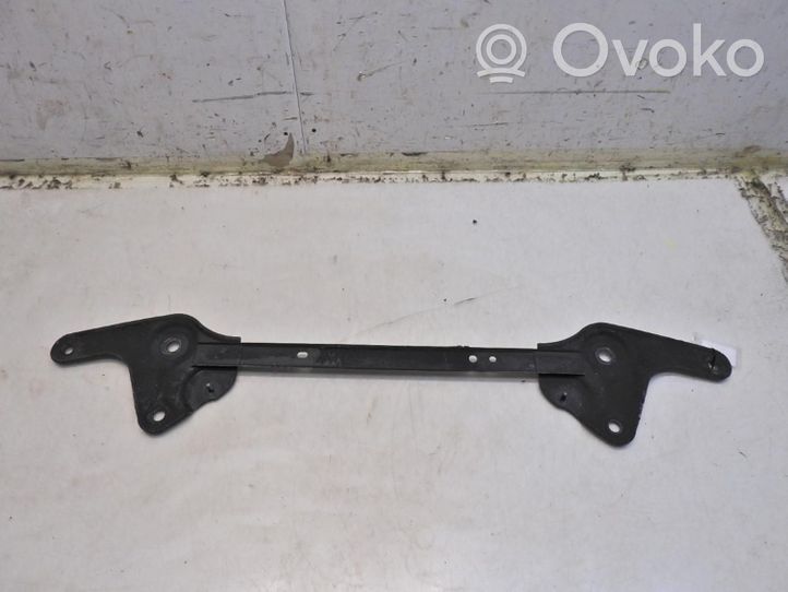 Renault Latitude (L70) Traverse inférieur support de radiateur XXX