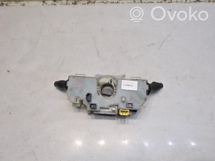 Renault Latitude (L70) Leva/interruttore dell’indicatore di direzione e tergicristallo 255670009R