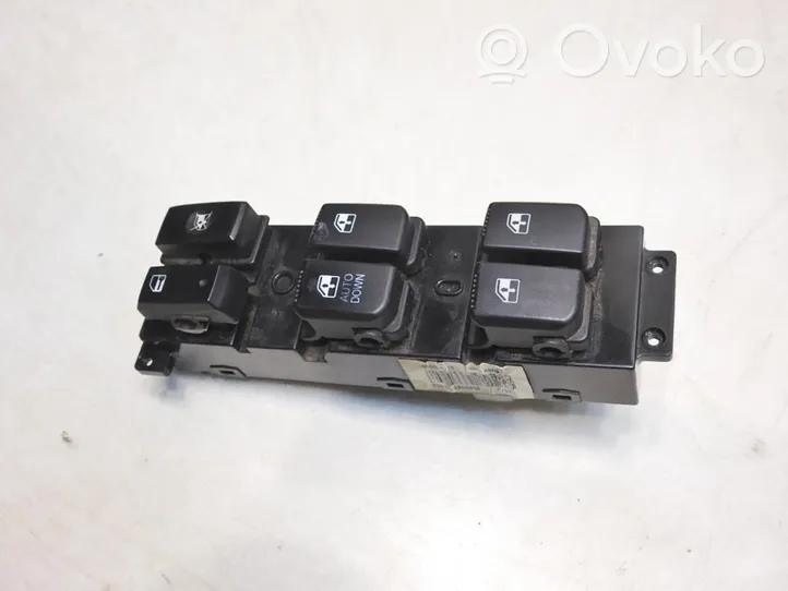 Hyundai Santa Fe Quarter vent window switch 93570-2B000S4