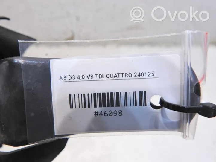 Audi A8 S8 D3 4E Staffa/supporto di montaggio del filtro carburante 4E0201987E