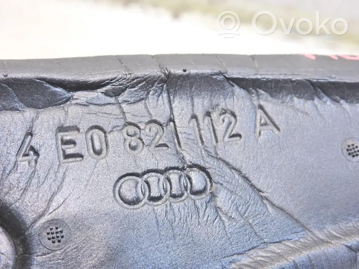 Audi A8 S8 D3 4E Supporto/guarnizione in poliuretano espanso del parafango 4E0821112A