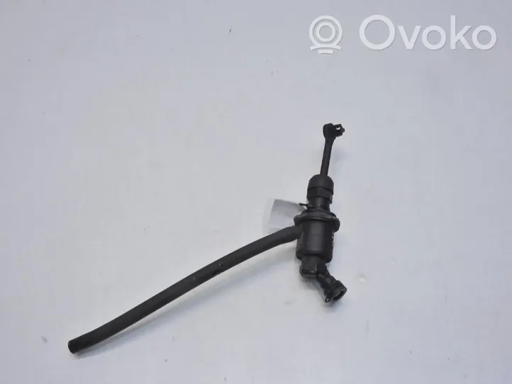 Renault Twingo II Clutch slave cylinder 8200368406