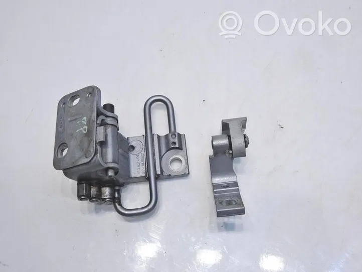 Audi A6 Allroad C6 Kit de charnières de porte avant 8E0831412E