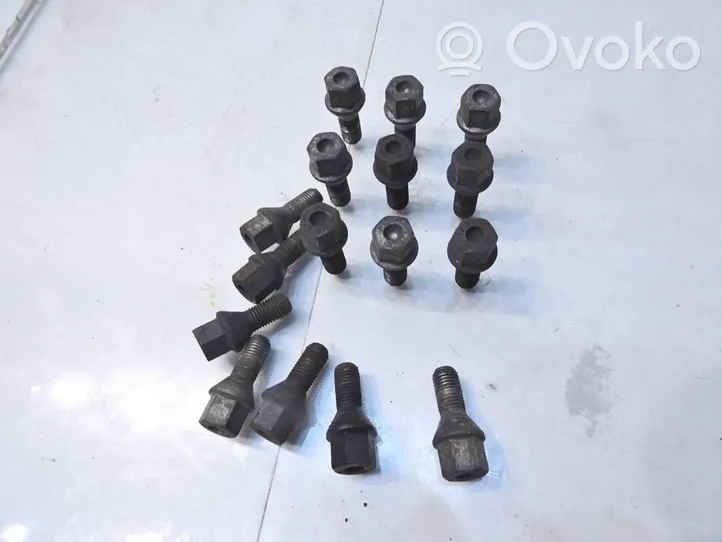 Opel Corsa D Nuts/bolts 