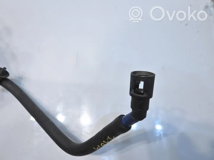 Opel Astra H Tuyau d'alimentation conduite de carburant 13151947