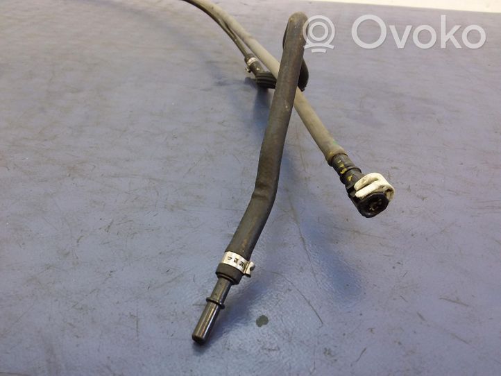 Volvo V60 Tuyau d'alimentation conduite de carburant 31452002