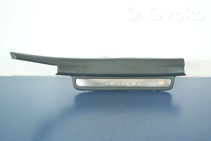 Toyota Avensis T250 Rivestimento vano piedi laterale 67917-05050