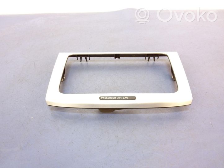 Volkswagen PASSAT B6 Altro elemento di rivestimento sottoporta/montante 3C0858069AG