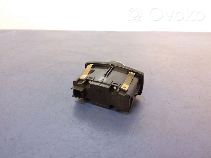 Ford Focus Autres commutateurs / boutons / leviers BM5T13A024GE