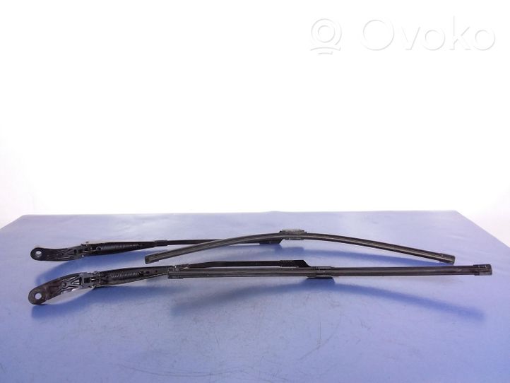 Bedford Astra Front wiper blade arm 13418990