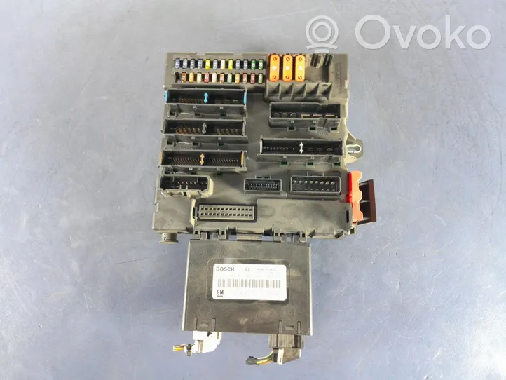 Opel Signum Set scatola dei fusibili 13181070