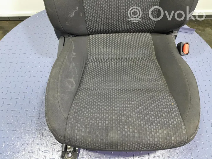 Toyota Corolla E160 E170 Fotel przedni pasażera 01