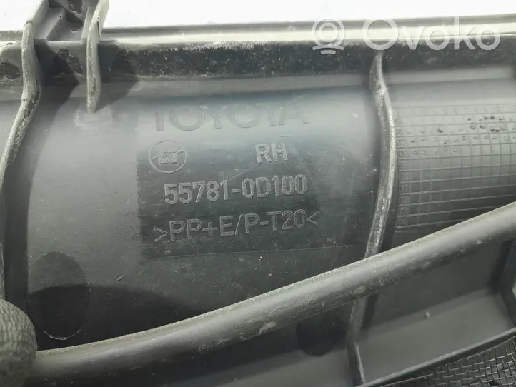 Toyota Yaris Rivestimento del tergicristallo 55781-0D100