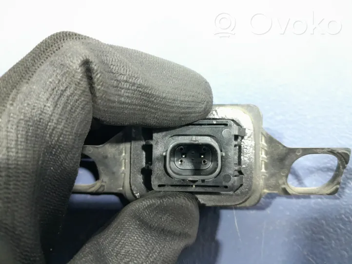 Toyota Corolla E210 E21 Interruptor para abrir la puerta trasera 01