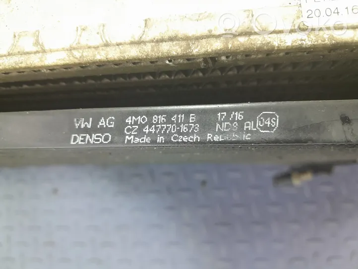 Audi Q7 4M Jäähdyttimen lauhdutin 8W0121251N