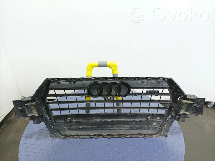 Audi Q7 4M Front grill 4M0853037C