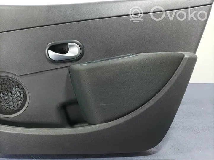 Renault Clio III Door card panel trim set 8200293530