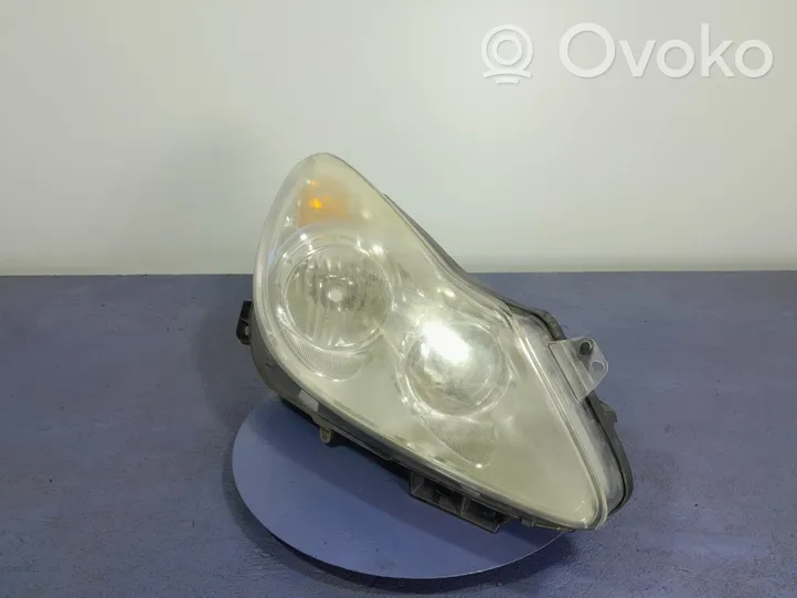 Opel Corsa D Lampa przednia 13186382