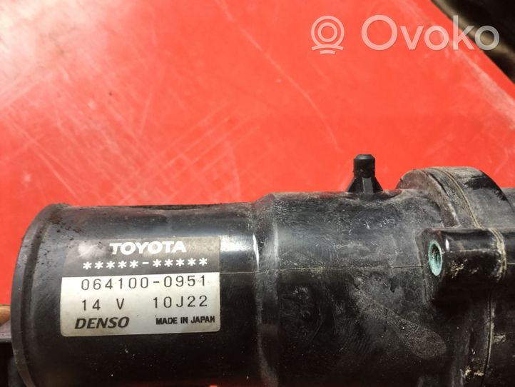 Toyota Prius (XW20) Water pump 0641000951