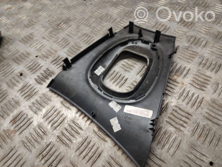 Volvo S60 Rivestimento in plastica cornice della leva del cambio B30676003