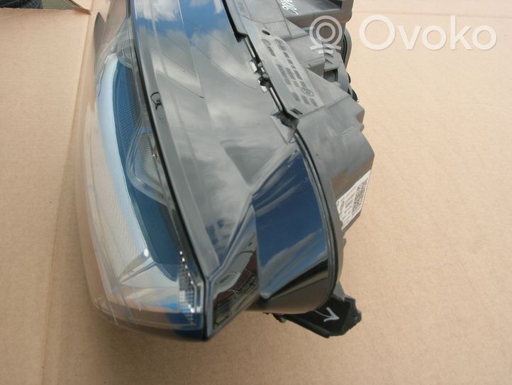 Volkswagen Golf Sportsvan Lampa przednia 517941034B