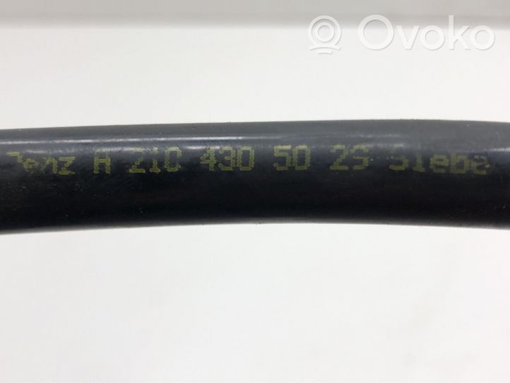 Mercedes-Benz E W210 Conduite de frein 2104305029