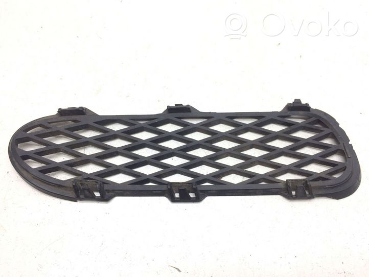 Volkswagen Touareg I Grille antibrouillard avant 7L6853684