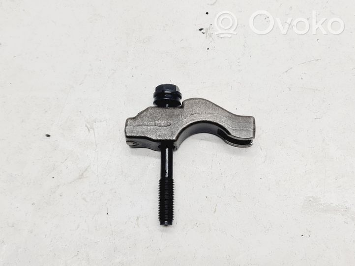 Opel Meriva B Fuel Injector clamp holder 