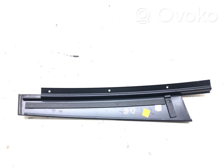 Mercedes-Benz C W204 Moulures des vitres de la porte arrière A2046900487