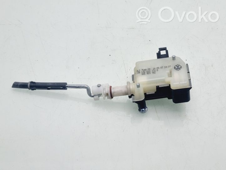 Volkswagen Touareg I Moteur de verrouillage trappe à essence 1J0810773D