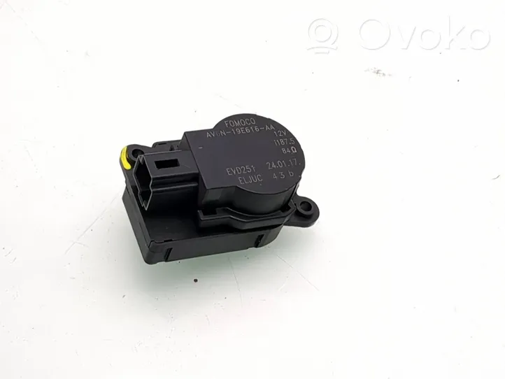 Ford Kuga II Air flap motor/actuator AV6N19E616AA