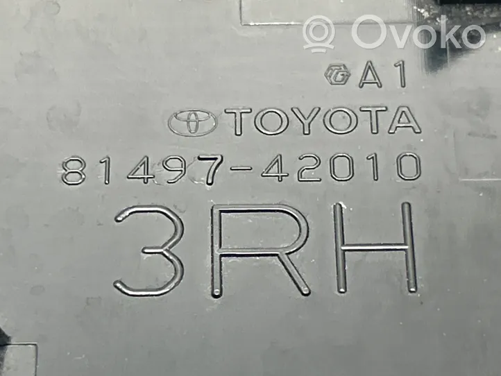 Toyota RAV 4 (XA50) Rivestimento modanatura del faro posteriore 8149742010