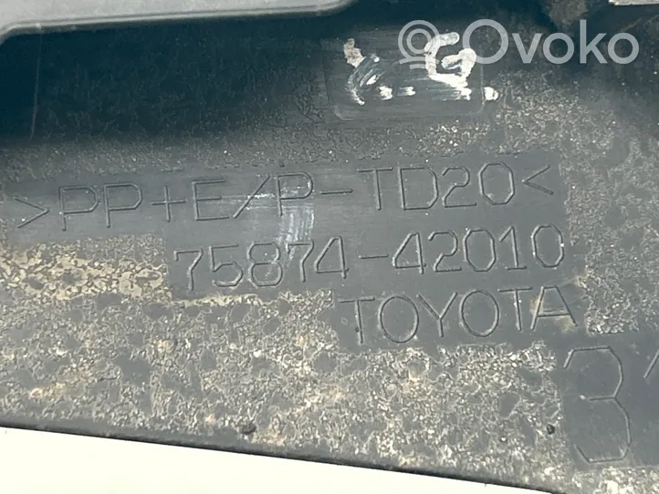 Toyota RAV 4 (XA50) Listwa błotnika tylnego 7587442010
