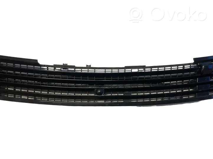 Mercedes-Benz C W203 Grille calandre de capot 2038800205