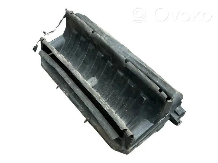 Land Rover Range Rover Sport L320 Wlot / Kanał powietrza intercoolera DXJ500060