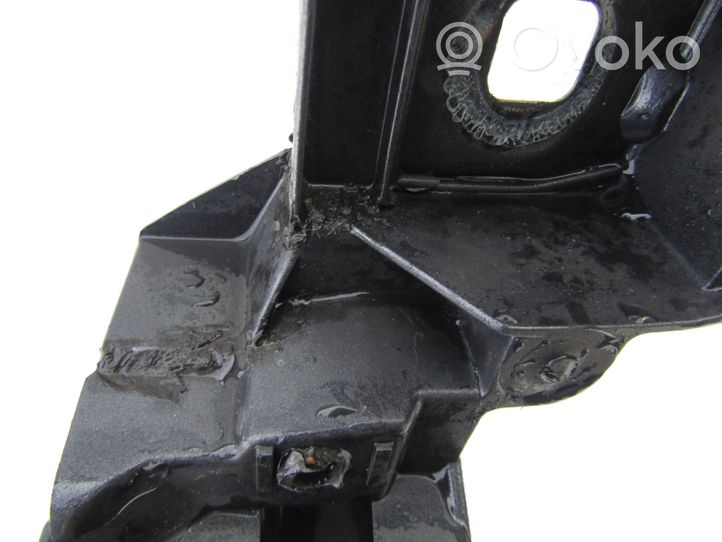 Ford Kuga I Staffa del pannello di supporto del radiatore parte superiore A8V418B041