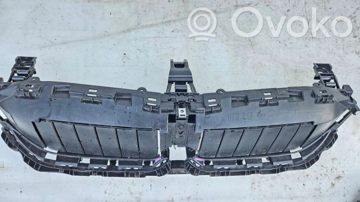 11073810 BMW 3 G20 G21 Front grill, 141.18 € | RRR