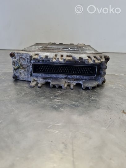 Volkswagen Transporter - Caravelle T4 Sterownik / Moduł ECU 0281001640