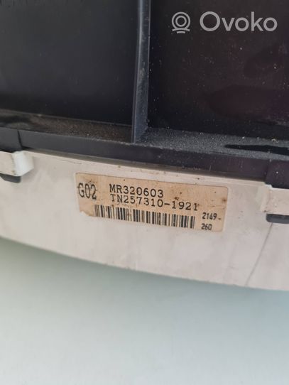 Mitsubishi Eclipse Tachimetro (quadro strumenti) MR320603