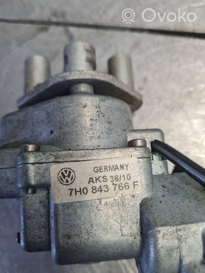 Volkswagen Transporter - Caravelle T5 Siłownik zamka drzwi bocznych / przesuwnych 7H0843766F