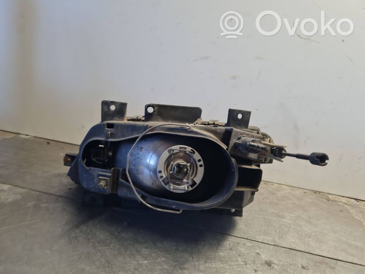 Peugeot 405 Lampa przednia E22086011