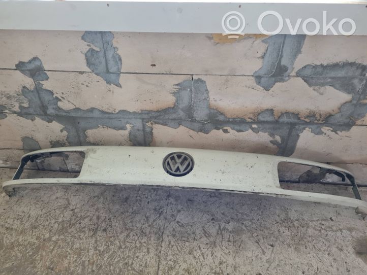 Volkswagen PASSAT B3 Front grill 