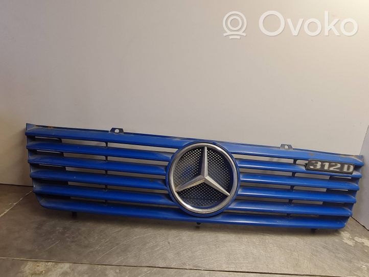 Mercedes-Benz Sprinter W901 W902 W903 W904 Maskownica / Grill / Atrapa górna chłodnicy 9018880123