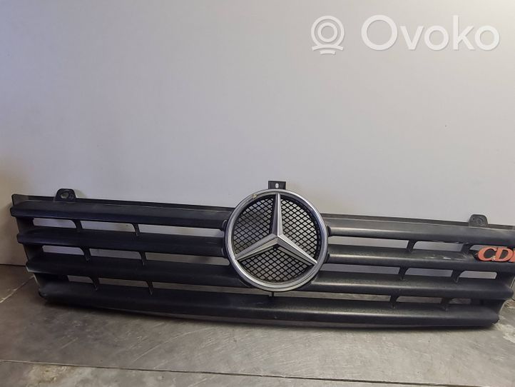 Mercedes-Benz Sprinter W901 W902 W903 W904 Maskownica / Grill / Atrapa górna chłodnicy A9018800085