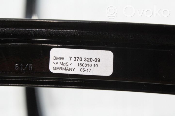 BMW 7 G11 G12 Ramka szyby drzwi tylnych 