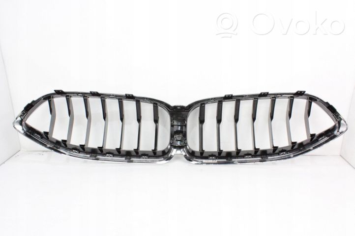 BMW 8 G15 Maskownica / Grill / Atrapa górna chłodnicy 8092664